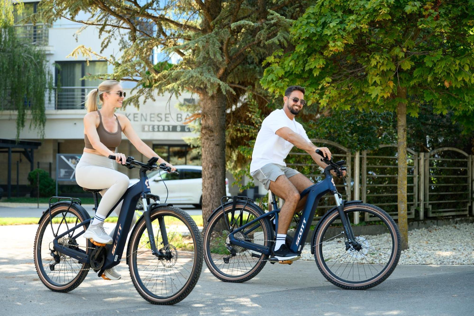 Kenese Bay Garden Resort & Conference Balatonkenese Exterior foto